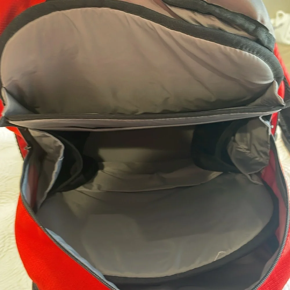 Le Sportsac Red Backpack - Picture 10 of 12